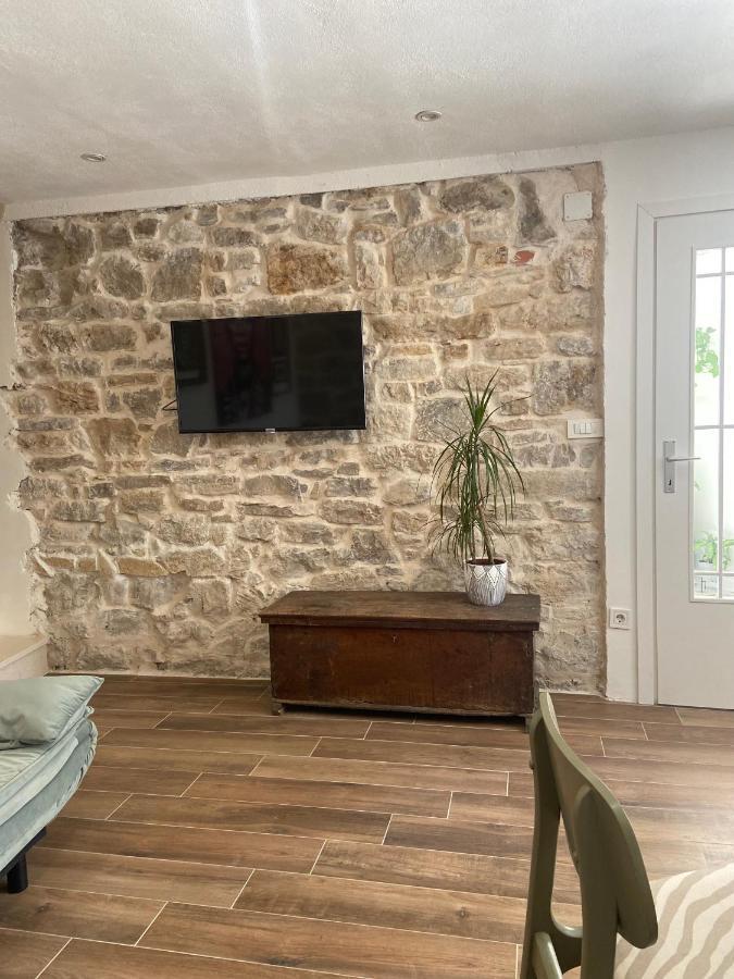 Apartman Oleandar Kastela Exterior photo