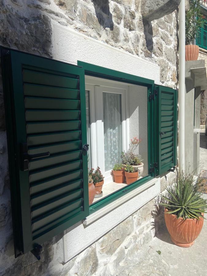 Apartman Oleandar Kastela Exterior photo