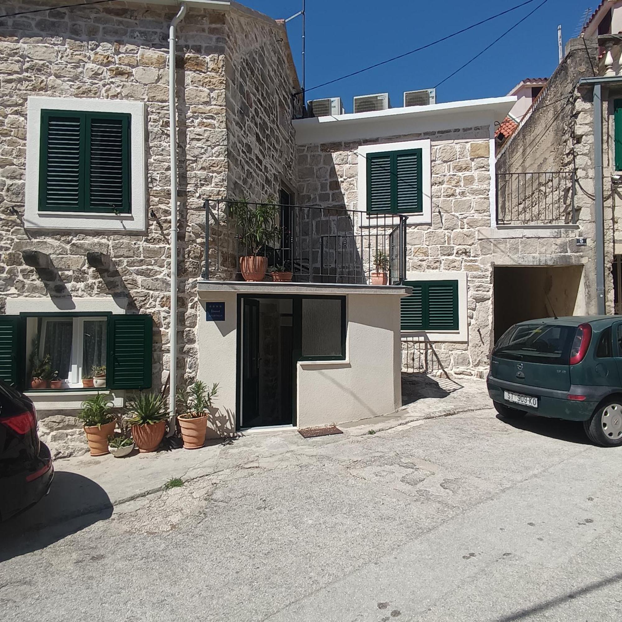 Apartman Oleandar Kastela Exterior photo